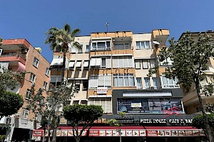 Alanya merkezde  Cadde Üzeri 3+1 – 125 m² Ferah Daire! alanya