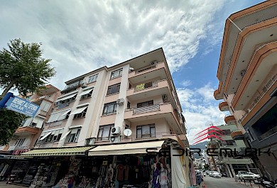 Bargain 1+1 with Separate Kitchen Apartment in Kleopatra alanya 